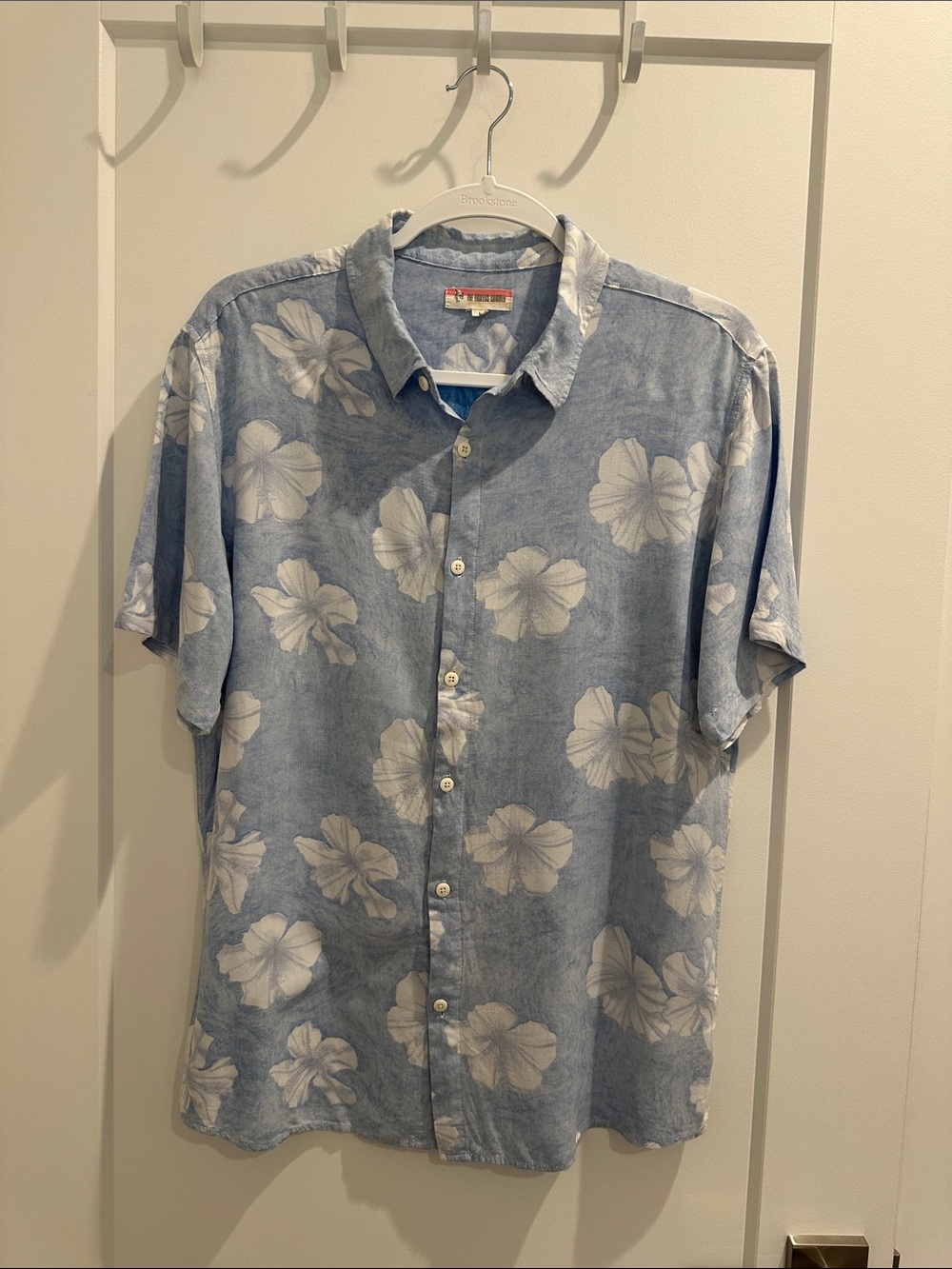 Men's Light Blue Floral Short-Sleeve Button-Down Shirt